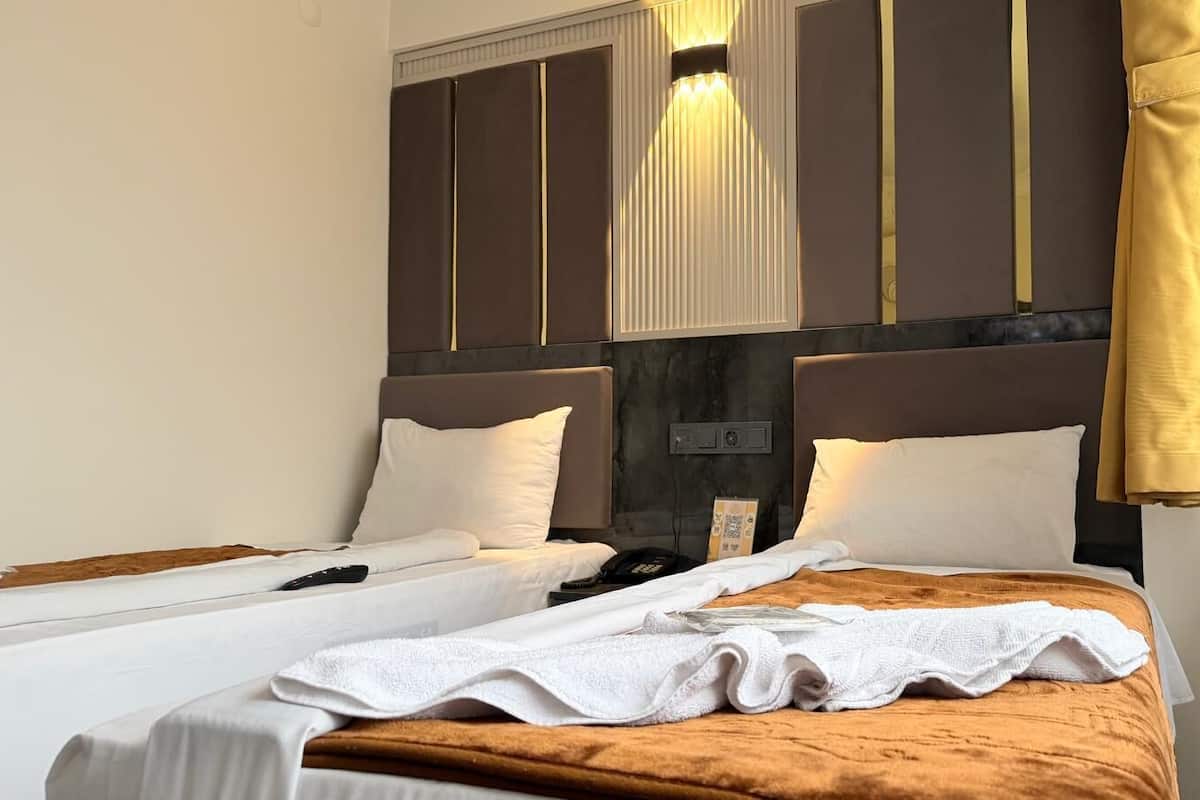 Standard Twin Room, 2 Twin Beds, City View | Premium bedding, minibar, soundproofing, free WiFi