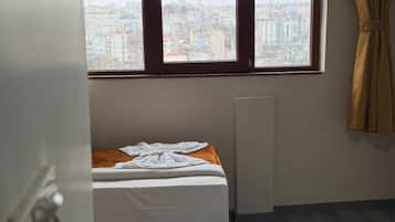 Standard Twin Room, 2 Twin Beds, City View | Premium bedding, minibar, soundproofing, free WiFi