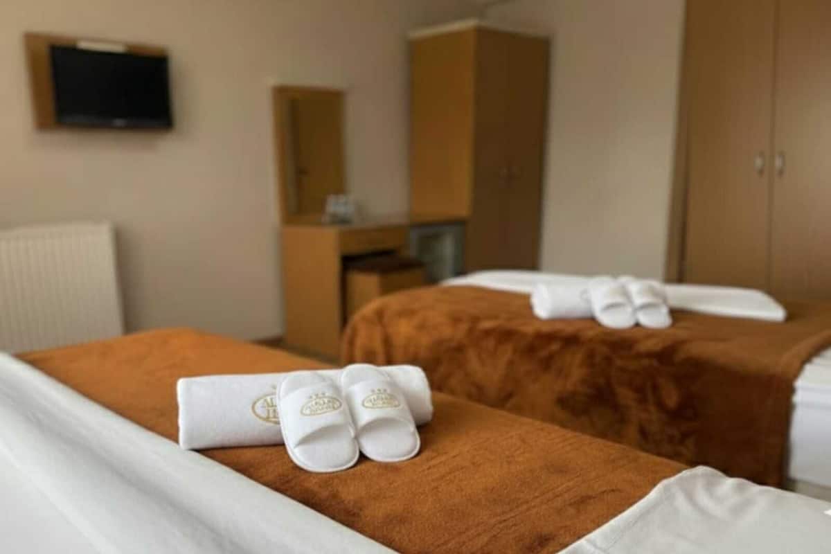 Standardværelse med 2 enkeltsenge - 2 enkeltsenge - byudsigt | Premium-sengetøj, minibar, lydisolering, gratis Wi-Fi