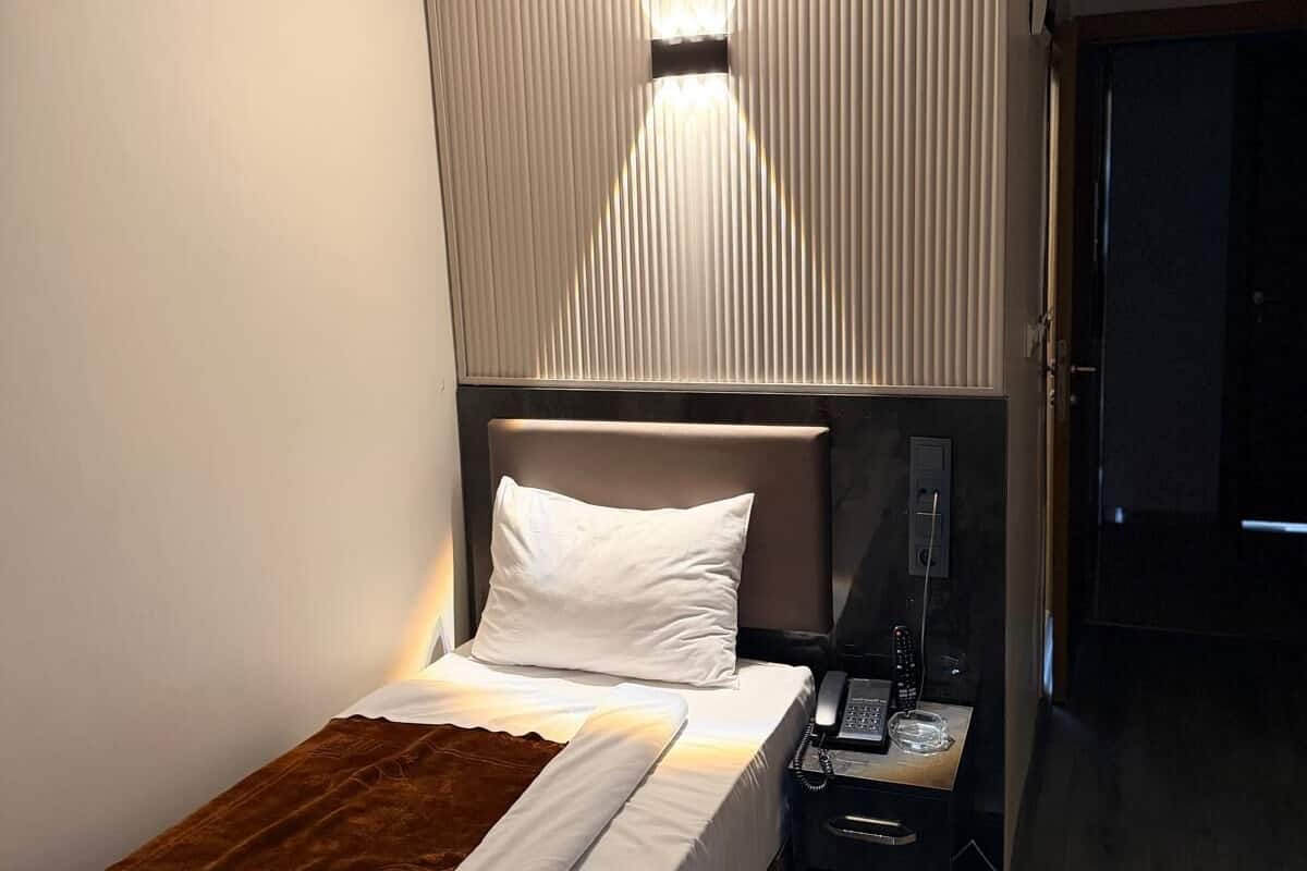 Economy Single Room | Premium bedding, minibar, soundproofing, free WiFi