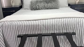 2 bedrooms, iron/ironing board, WiFi, bed sheets