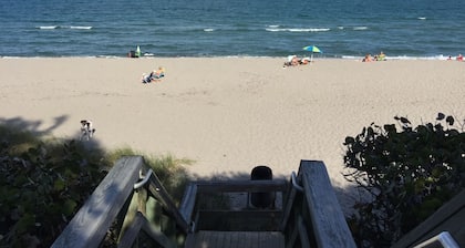 Mizner Mansion-Luxury Estate with Pool in West Palm Beach