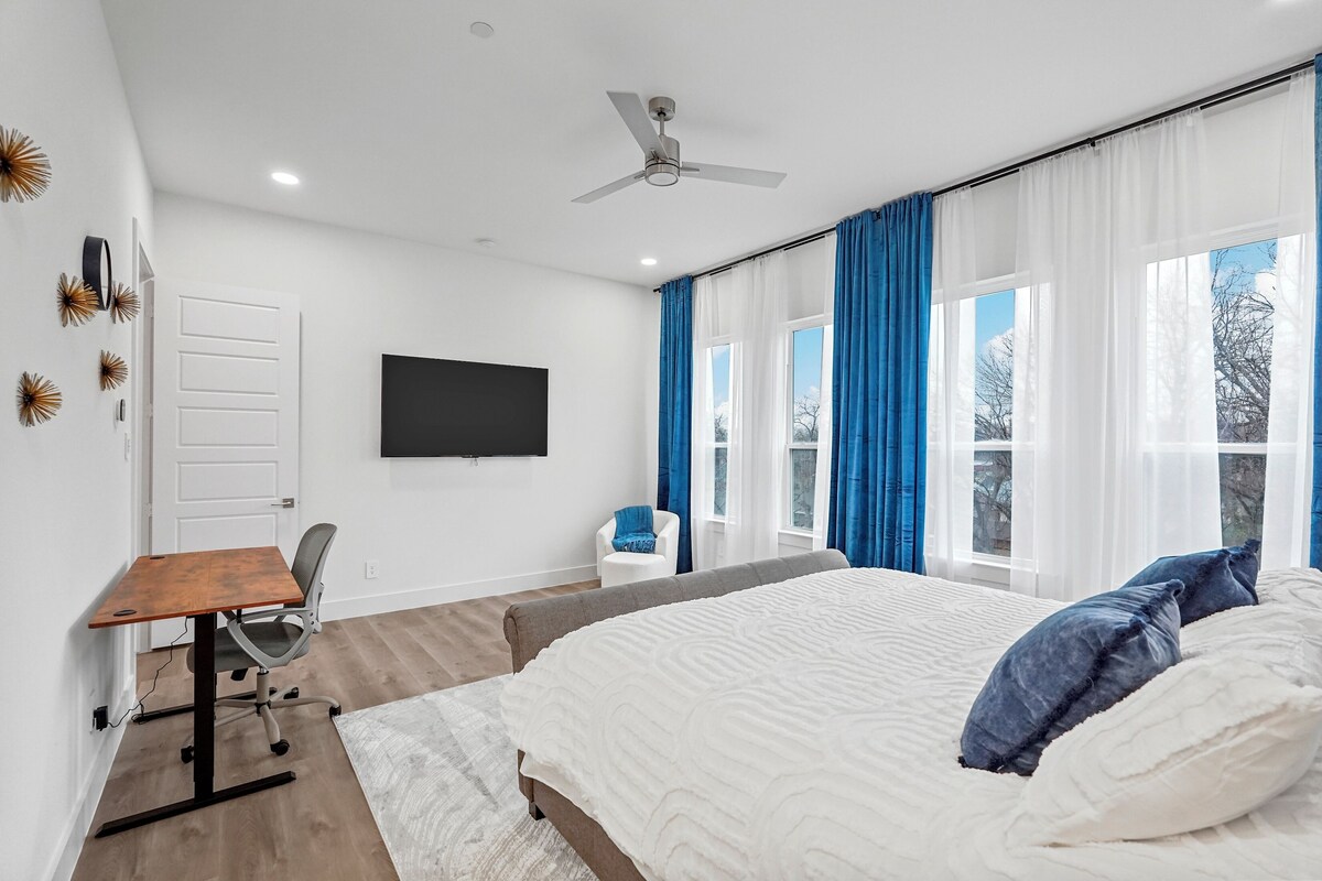 Upscale 2BR Hideaway, Ensuite Bliss, Pet-Friendly