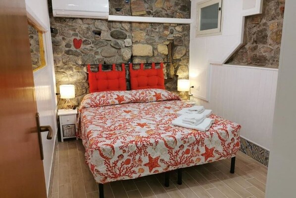 1 habitación, tabla de planchar con plancha, wifi y ropa de cama