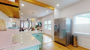 Interior - Azalea Cottage - Brooklyn Arts District (Wilmington)