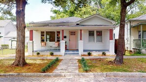 Exterior - Azalea Cottage - Brooklyn Arts District (Wilmington)