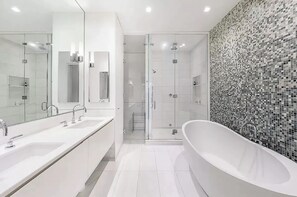 Hair dryer, towels, soap, toilet paper - TRIBECA Sky Residence: A Penthouse Masterpiece Beyond Compare (New York)