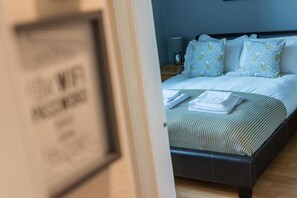 2 多间卧室、熨斗/熨衣板、WiFi、床单
