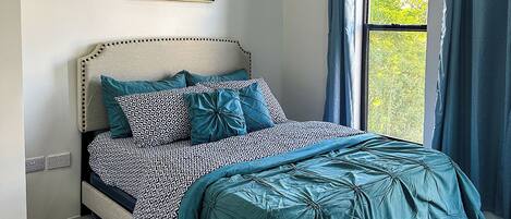 1 bedroom, in-room safe, iron/ironing board, free WiFi