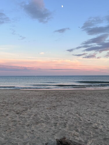 House on the banks of the Thau Basin