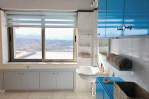 Bathroom - Villa Mirtylla luxury retreat. Pool Gym (Heraklion)