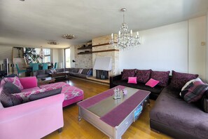 Flat-screen TV, fireplace - Villa Mirtylla luxury retreat. Pool Gym (Heraklion)