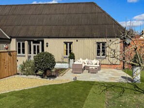 Exterior - 2 bedroom accommodation in Thurlton (Thurlton)