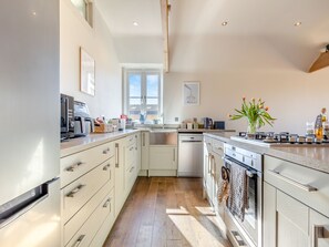 Dishwasher, high chair - 2 bedroom accommodation in Thurlton (Thurlton)