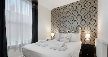 New! 5BR in Queens Street