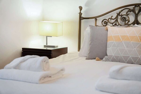 5 bedrooms, Internet, bed sheets