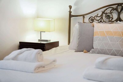 New! 5BR in Queen Street