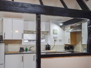 Dishwasher, highchair - Linney Cottage - UK48986 (Looe)