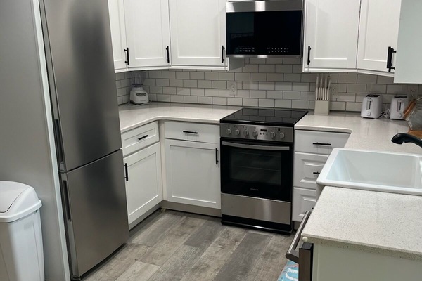 Mikroaaltouuni, uuni, liesi, astianpesukone