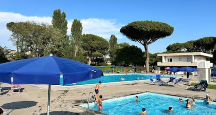 Spacious Villa with Pool, BBQ and Tennis Courts