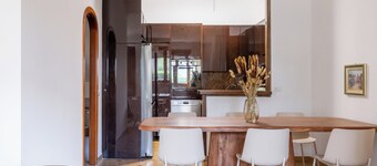 Spacious Villa with Pool, BBQ and Tennis Courts