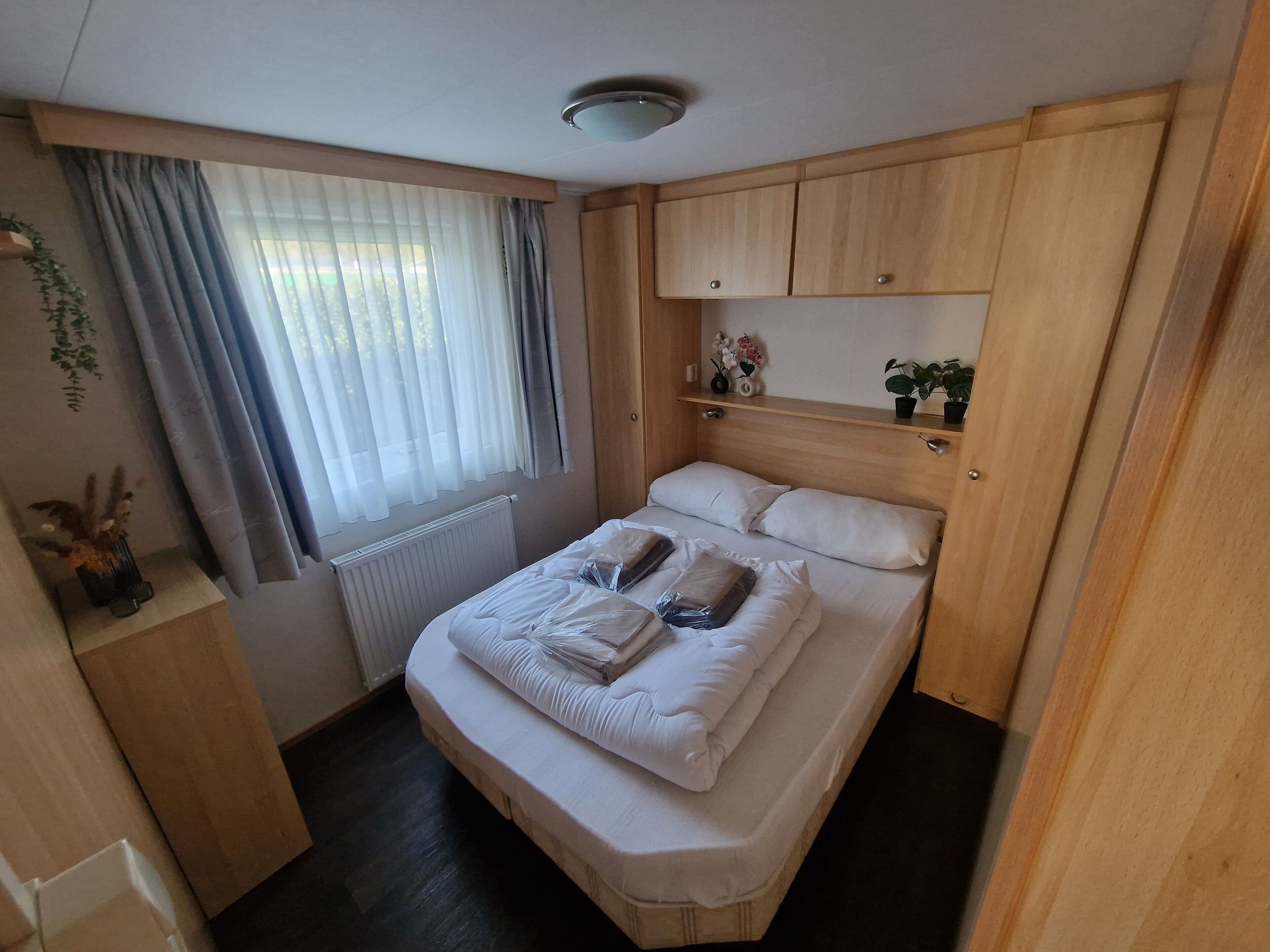 3 slaapkamers, een strijkplank/strijkijzer, wifi, beddengoed