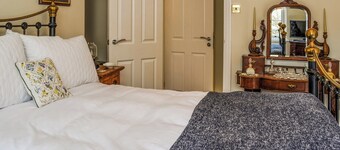 3 bedroom accommodation in Pickering