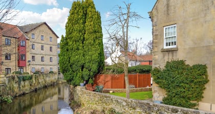 3 bedroom accommodation in Pickering