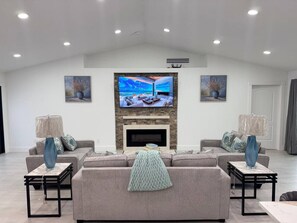 TV, fireplace