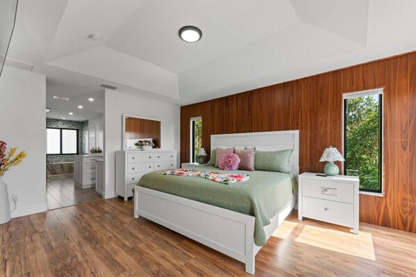 3 bedrooms, desk, iron/ironing board, free WiFi