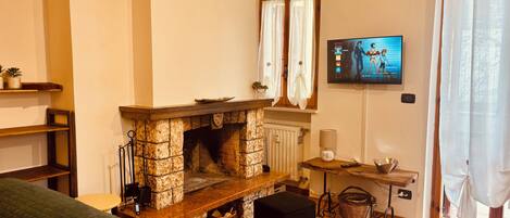 TV connectée, cheminée