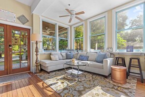 Smart TV, fireplace, offices