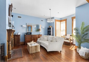 Smart-TV, peis og kontorer