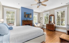 7 bedrooms, desk, iron/ironing board, WiFi