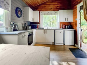 Dishwasher - 3 bedroom accommodation in Dunoon (Dunoon)