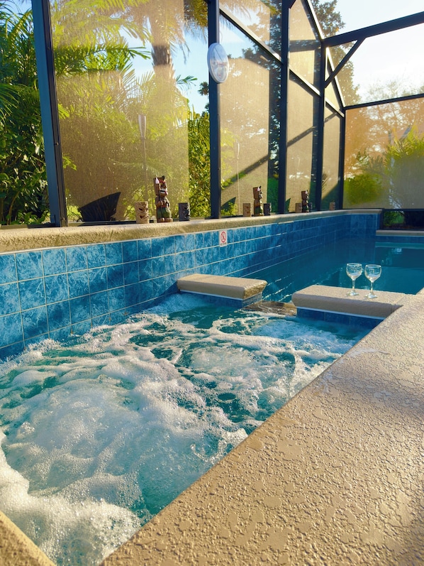 Outdoor pool, a heated pool - TikiTiki Lake Sumter, private pool, hot tub, game room, outdoor kitchen&tiki bar (The Villages)