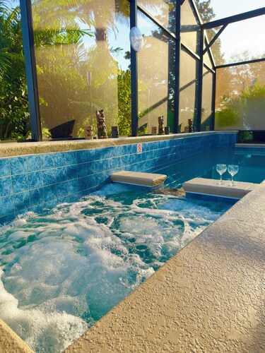 TikiTiki Lake Sumter, private pool, hot tub, game room, outdoor kitchen&tiki bar