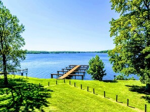 Property grounds - Lakefront Lake Anna with Dock, Hot Tub, Game Room (Bumpass)