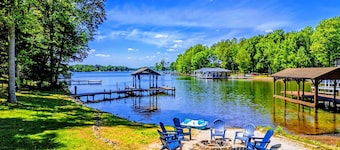 Lakefront Lake Anna with Dock, Hot Tub, Game Room