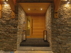 تفاصيل الفندق من الخارج