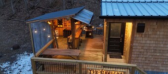 240 Sq Ft Tiny Home w/ WIFI in Irvine