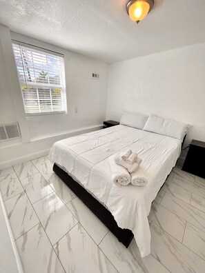 2 chambres, fer et planche Ă repasser, Wi-Fi, literie fournie