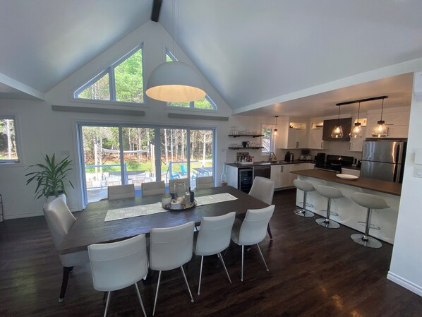 Mikrowelle, Ofen, Herdplatte, Geschirrspüler