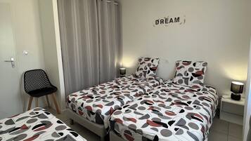 3 chambres, fer et planche Ă repasser, Wi-Fi, draps fournis