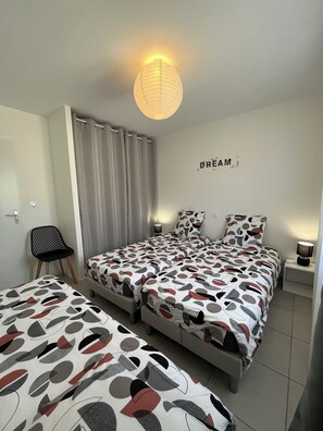 3 bedrooms, iron/ironing board, WiFi, bed sheets