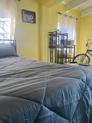 1 chambre, fer et planche à repasser, Wi-Fi, draps fournis