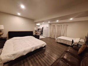 1 bedroom, desk, iron/ironing board, free WiFi