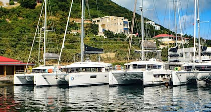 Charming 1-bedroom apartment in welcoming Tortola with WiFi, AC