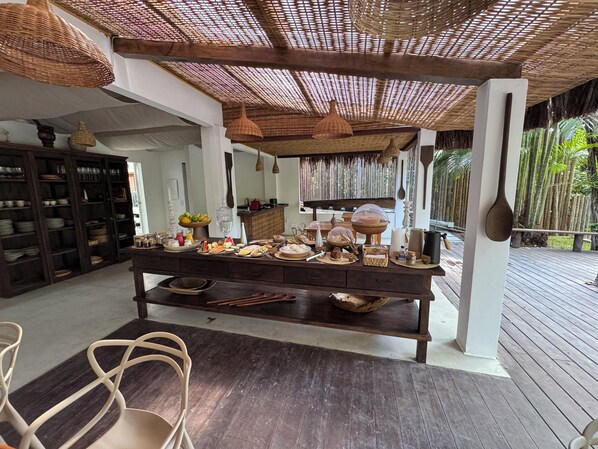 Télévision LED de 50 pouces avec chaînes par câble, Netflix