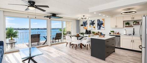 living+balcony+bayview